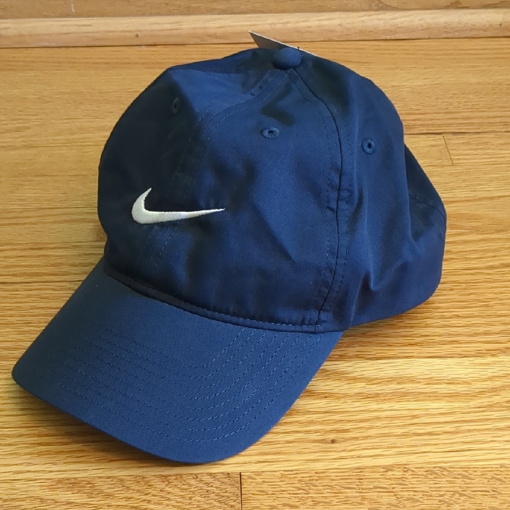 NWT Nike Dri-Fit Club Cap